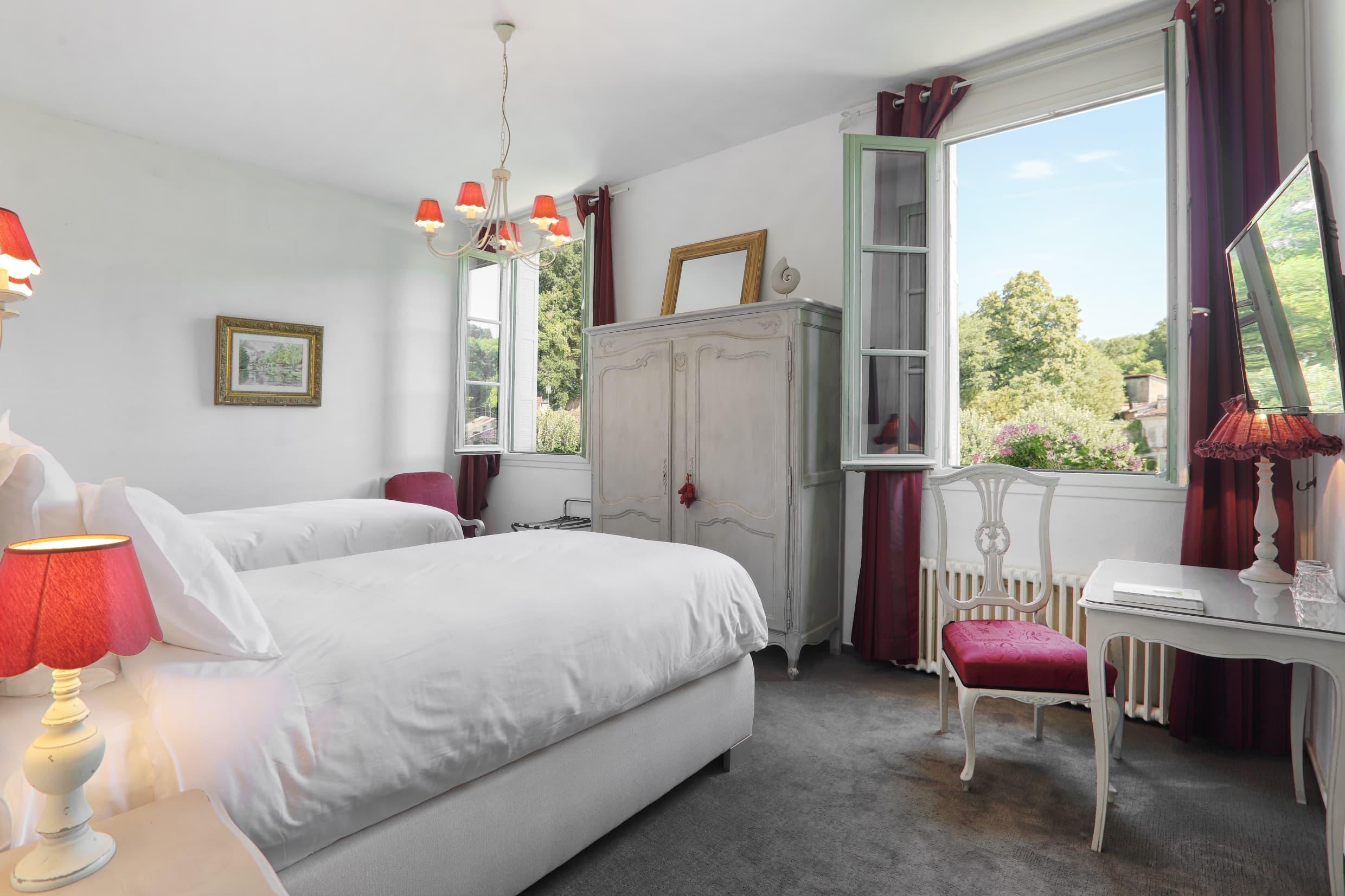 Hotel Restaurant Charbonnel Brantome Bagian luar foto
