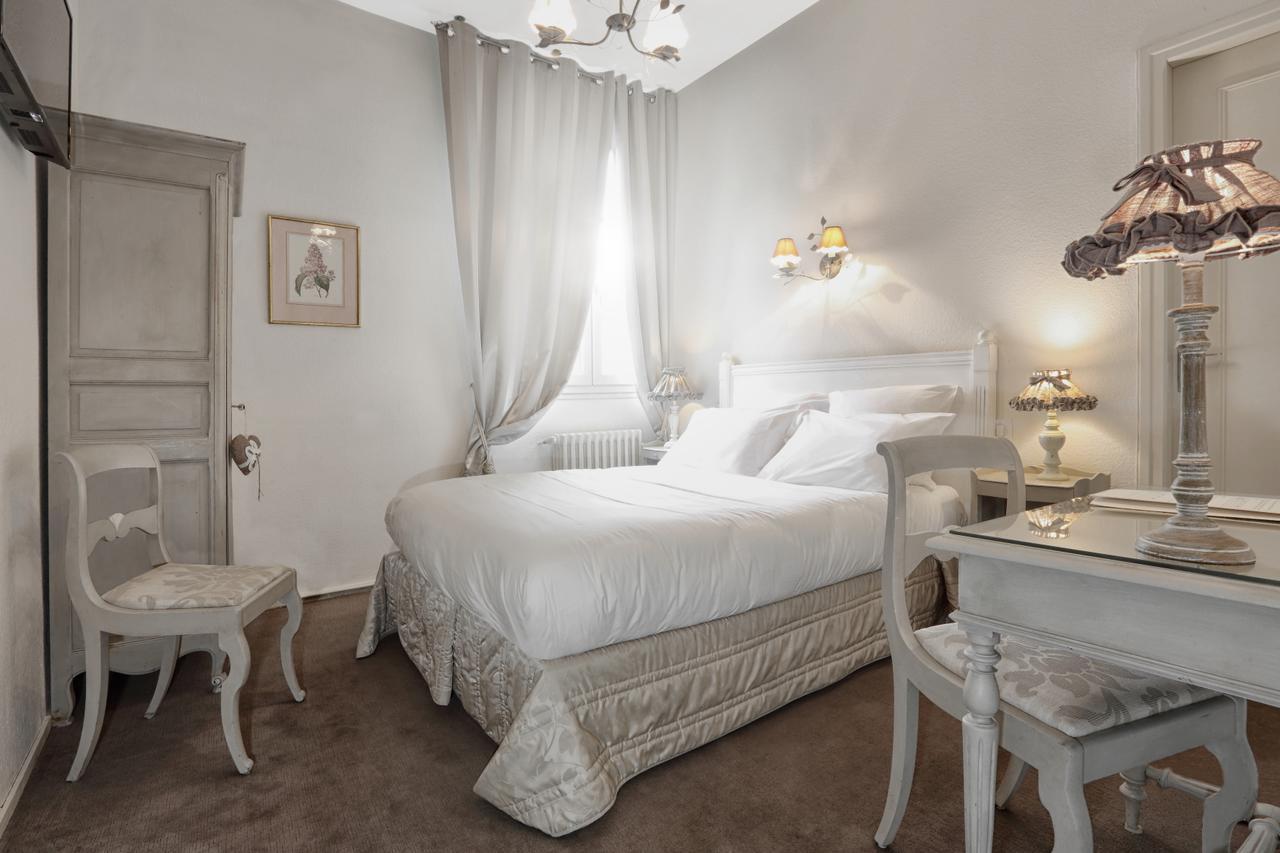 Hotel Restaurant Charbonnel Brantome Bagian luar foto