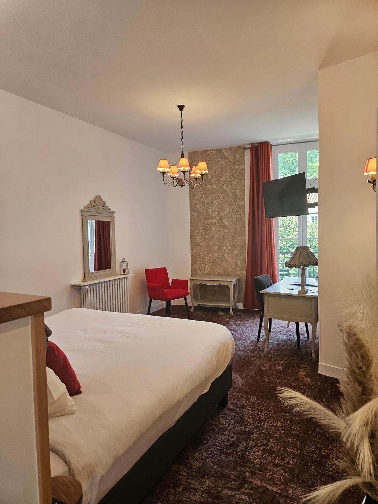 Hotel Restaurant Charbonnel Brantome Bagian luar foto